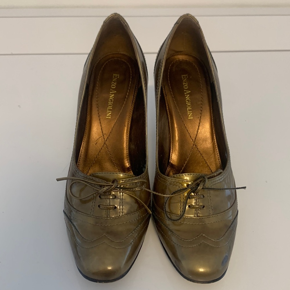 Enzo Angiolini Size 8M Gold Pumps